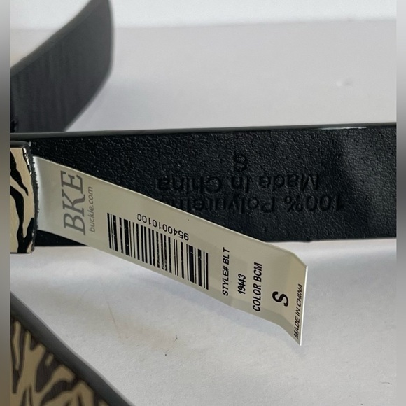 NEW BKE Zebra Print Belt with Silver Buckle - Picture 2 of 4